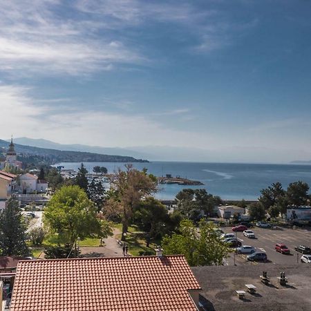 Apartment Center Crikvenica Exteriör bild